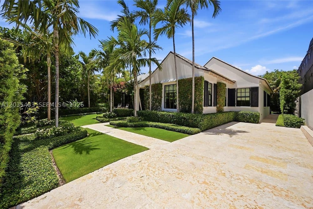 135 Chilean Ave, Palm Beach, FL 33480