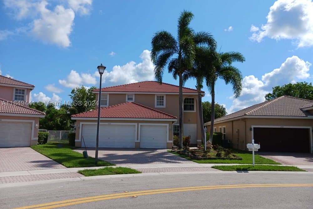4789 NW 119th Ave, Coral Springs, FL 33076